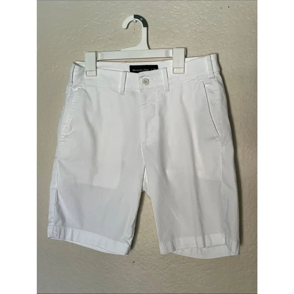 ECU Abercrombie & Fitch White Casual Cotton Blend Stretch Shorts in Size 28